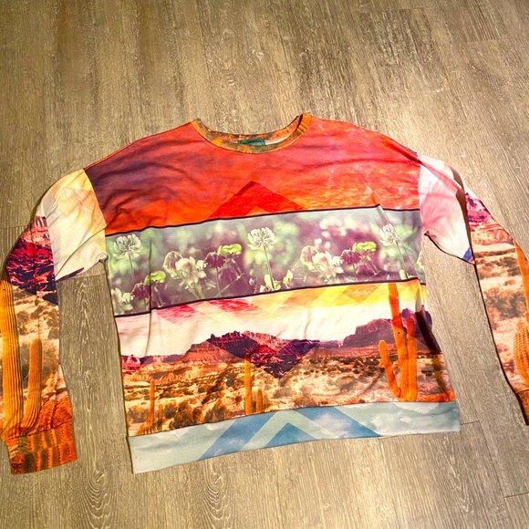 workshop Tops - Printed long sleeve.